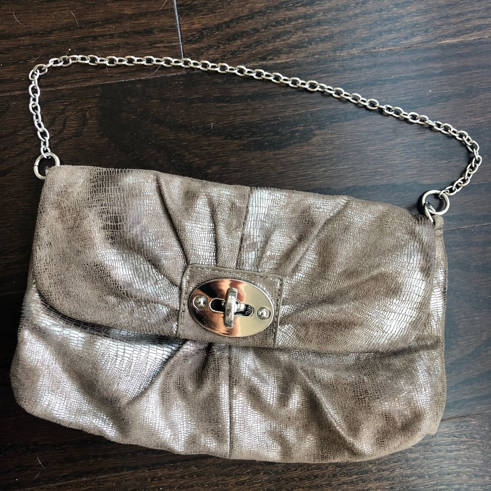 Metallic clutch